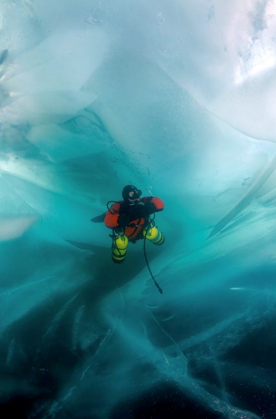 lake baikal underwater